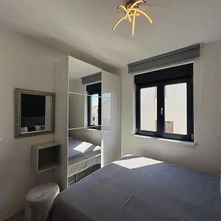 Apartment Golden Sunset 3 *